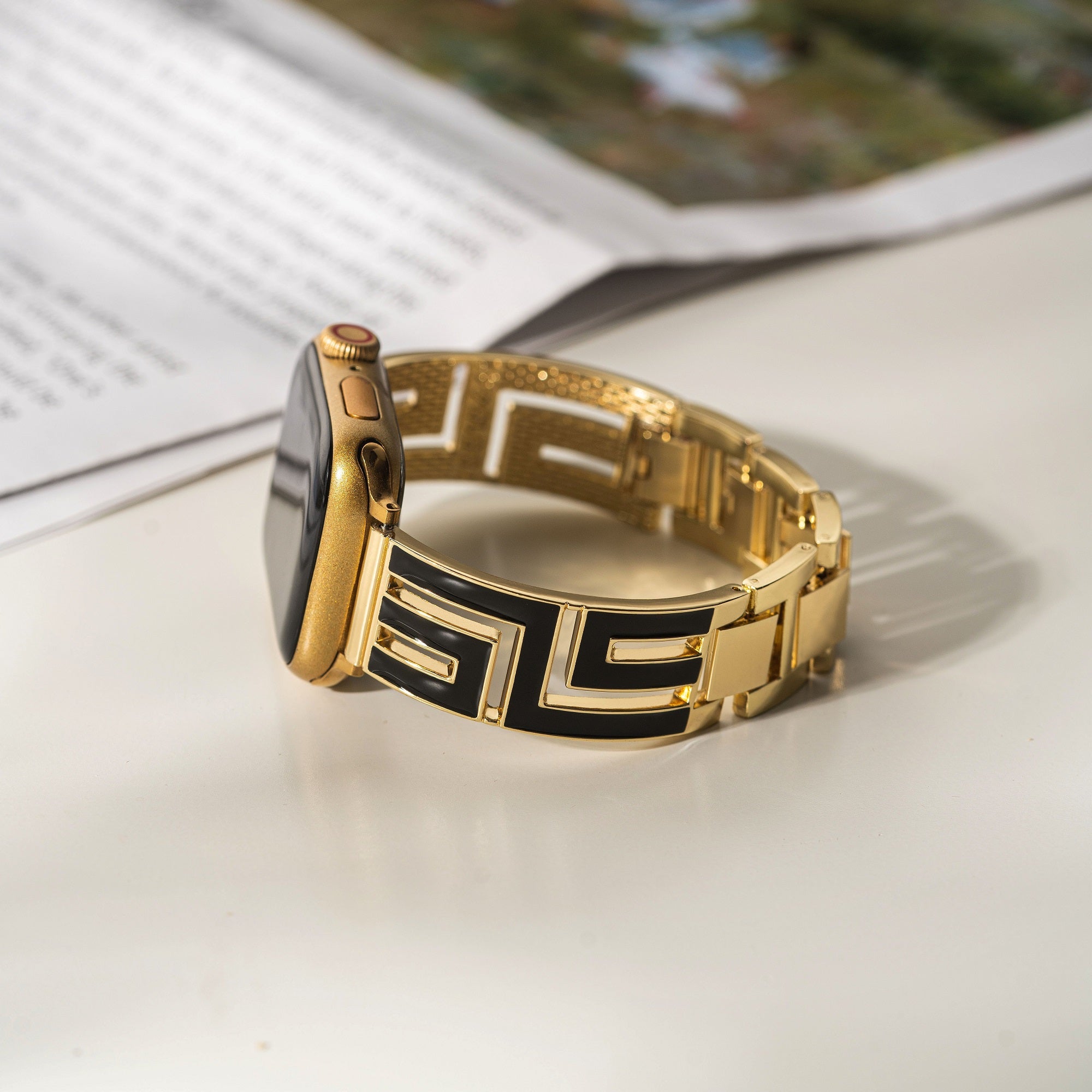 سوار ساعة جيو مجوف لساعة Apple Watch