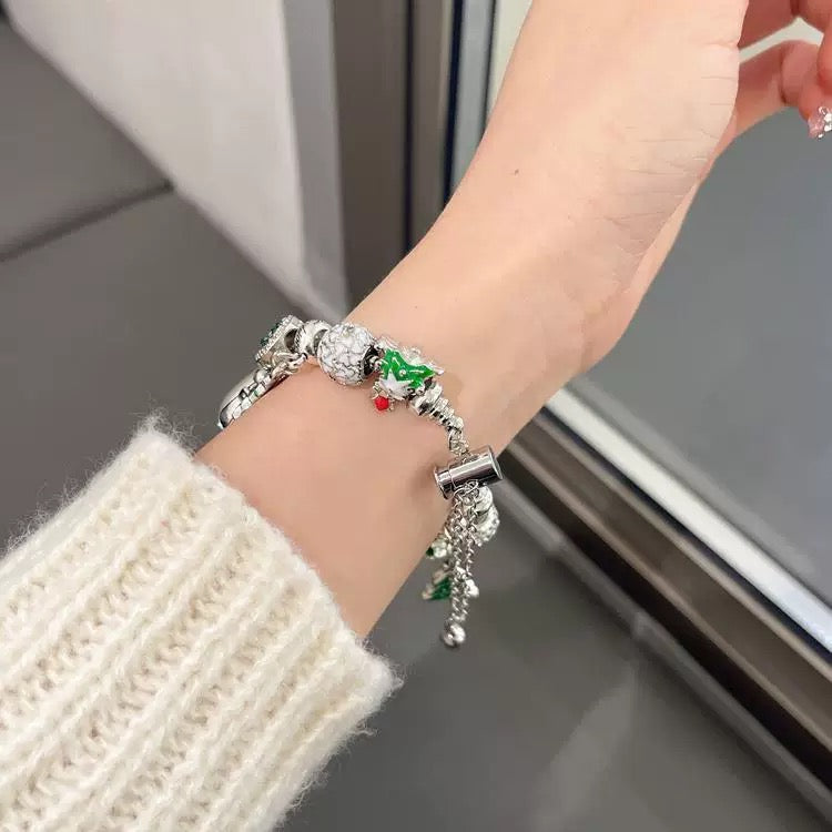 Apple Watch用のかわいいクリスマスペンダントウォッチバンド