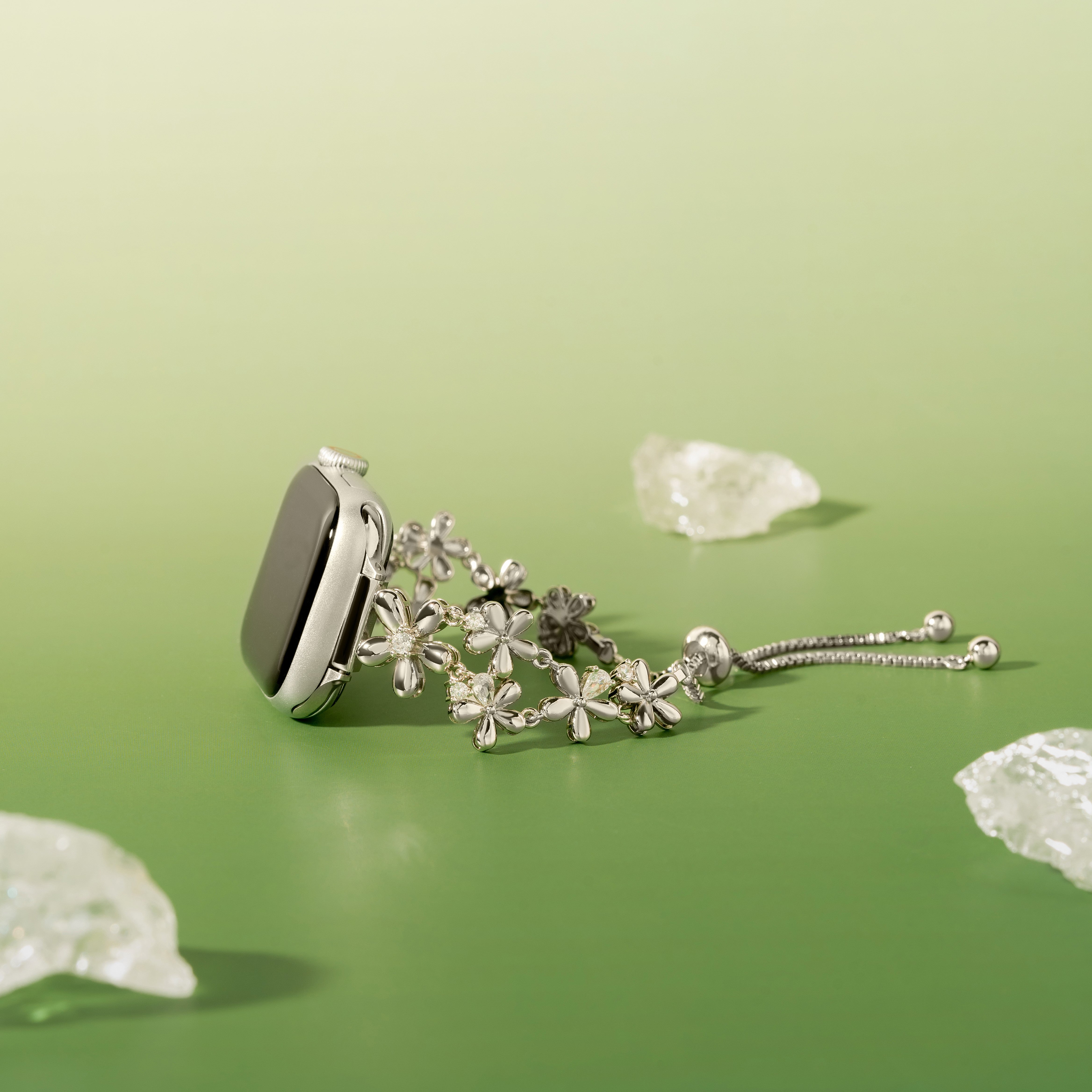 سوار ساعة زهور متفتحة