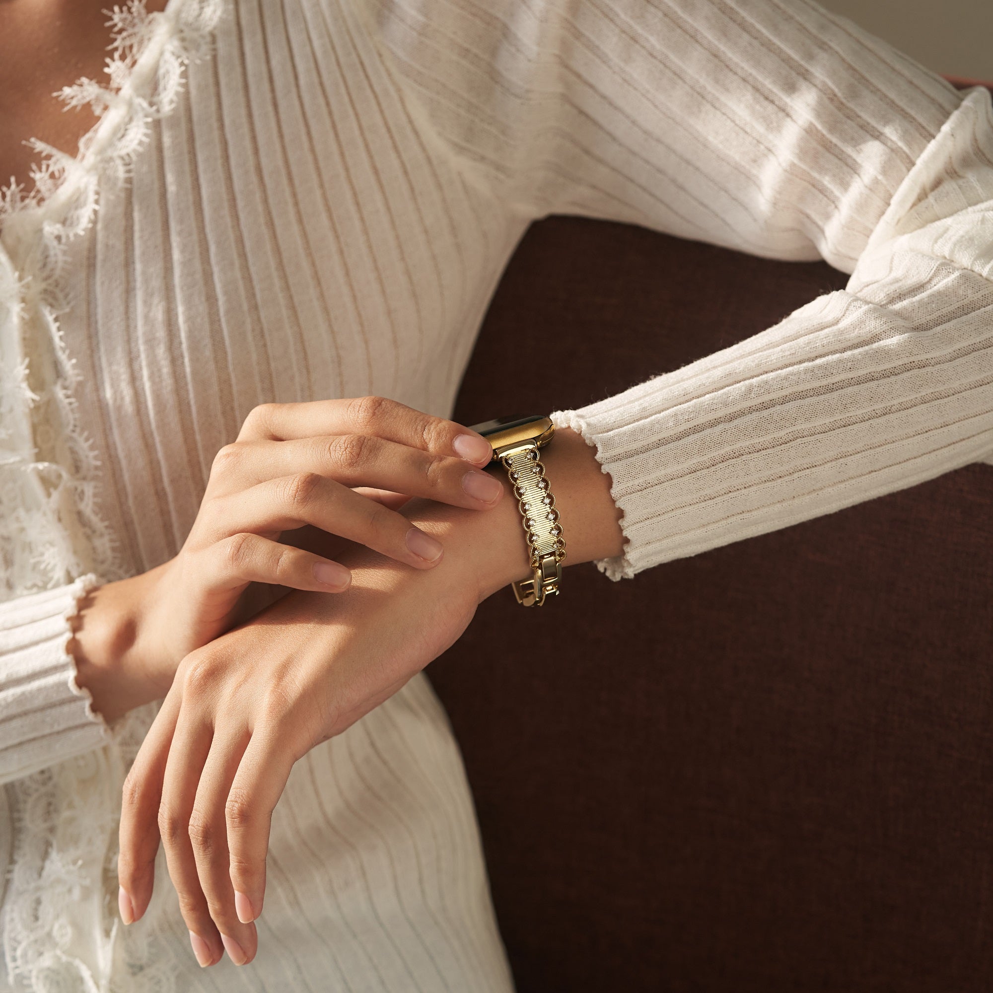 سوار ساعة نحاسي يشبه الدانتيل لجوجل