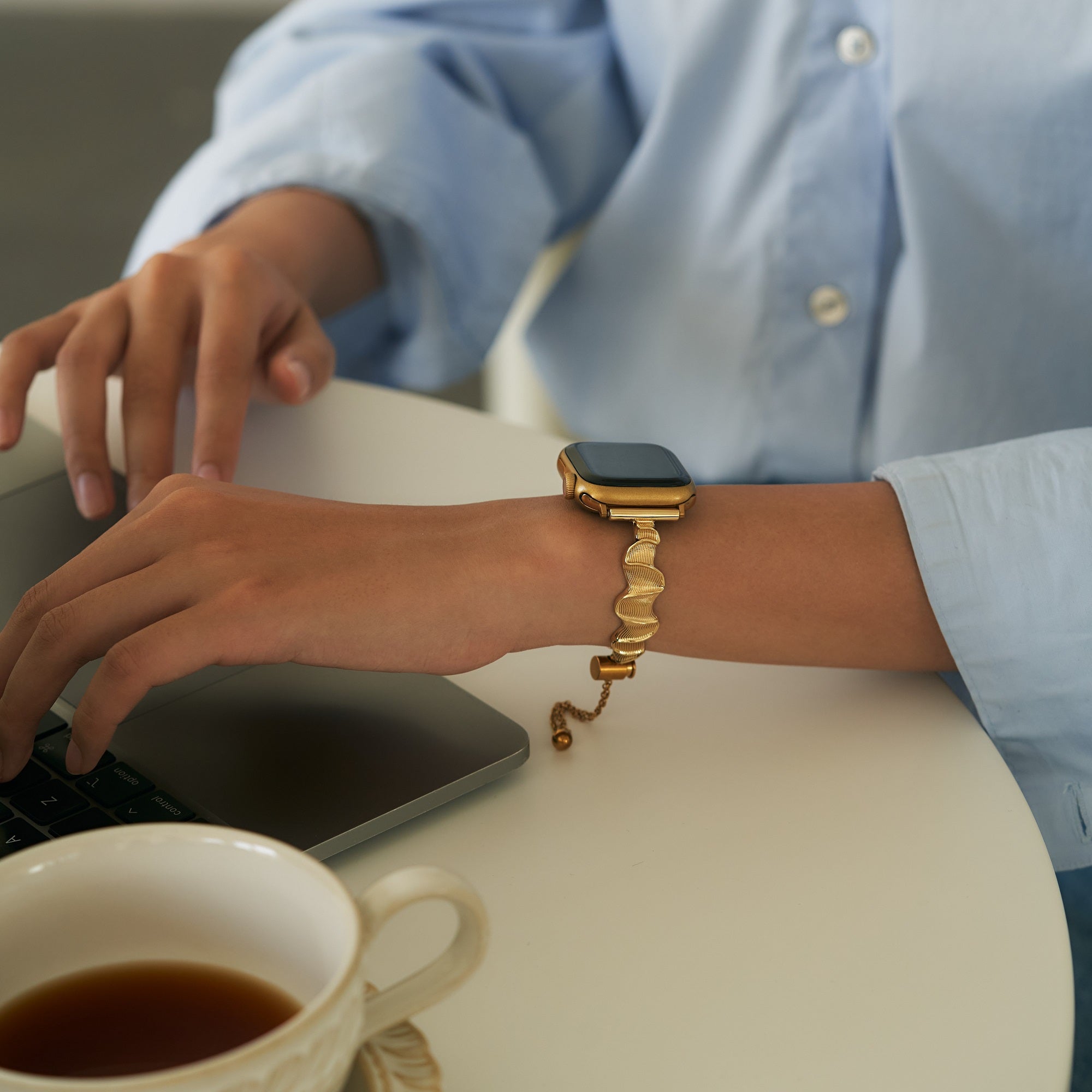 Sleek Wavy Watch Band for Galaxy